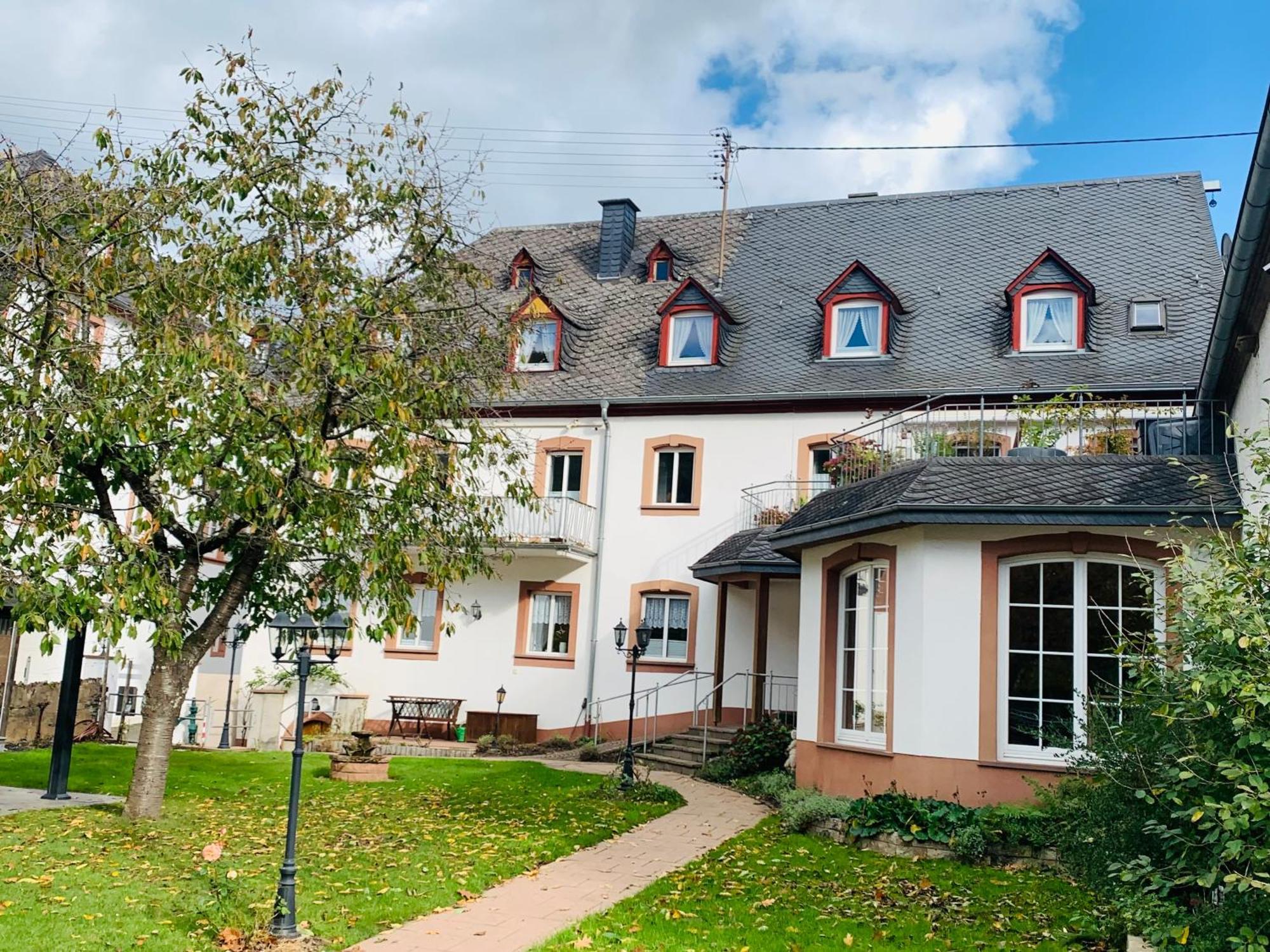 Hotel Weinhof Michael Morbach Zeltingen-Rachtig Exterior foto