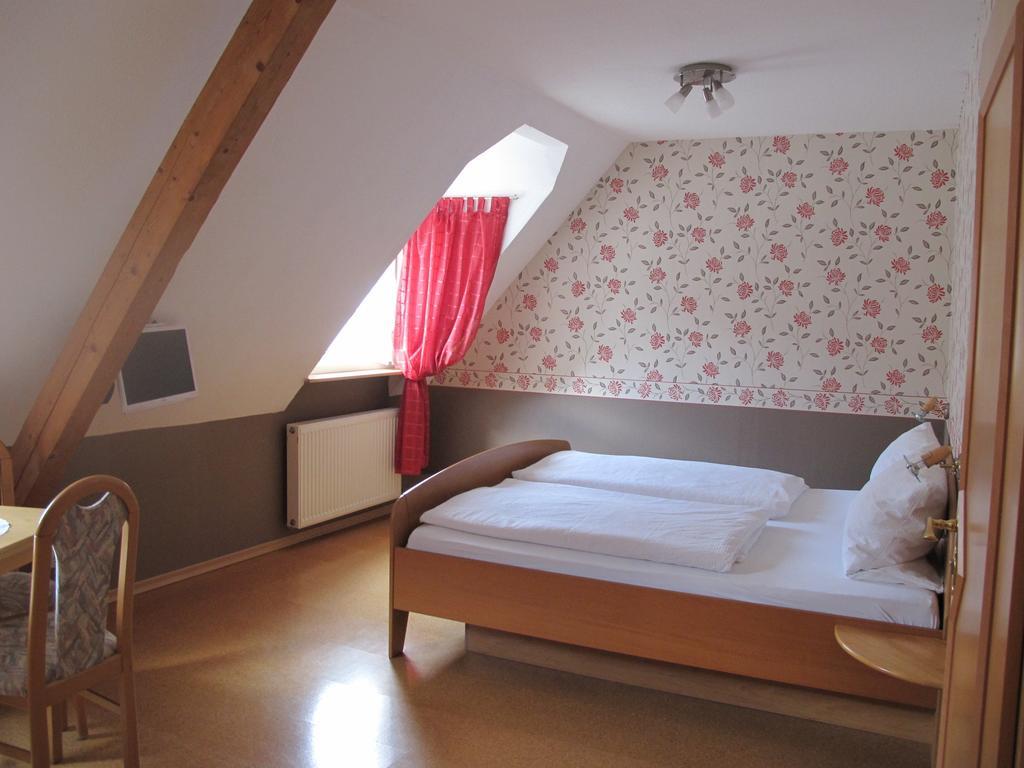 Hotel Weinhof Michael Morbach Zeltingen-Rachtig Zimmer foto
